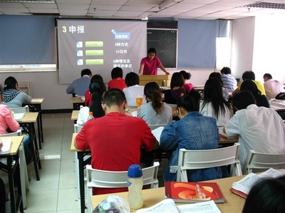 天津西青區(qū)計(jì)算機(jī)技術(shù)培訓(xùn)市場(chǎng)概覽 如何選擇專業(yè)技能培訓(xùn)機(jī)構(gòu)